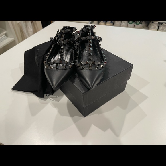 VALENTINO black Garavani Rockstud Cage Ballerina